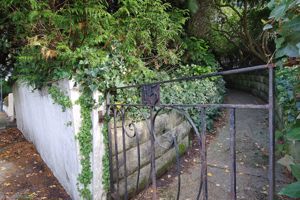 Front External- click for photo gallery